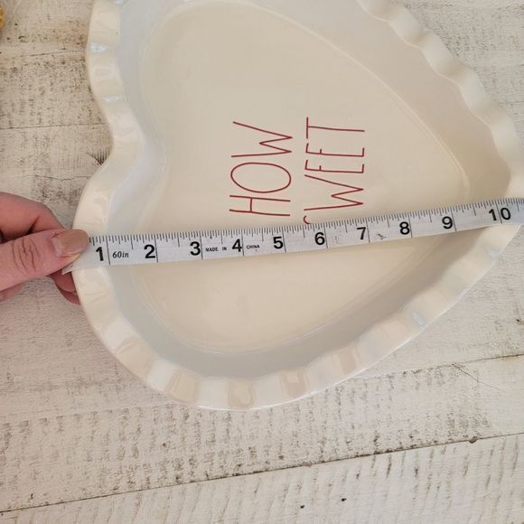 Rae Dunn Cream Heart-Shaped Bakeware - Picture 3 of 4
